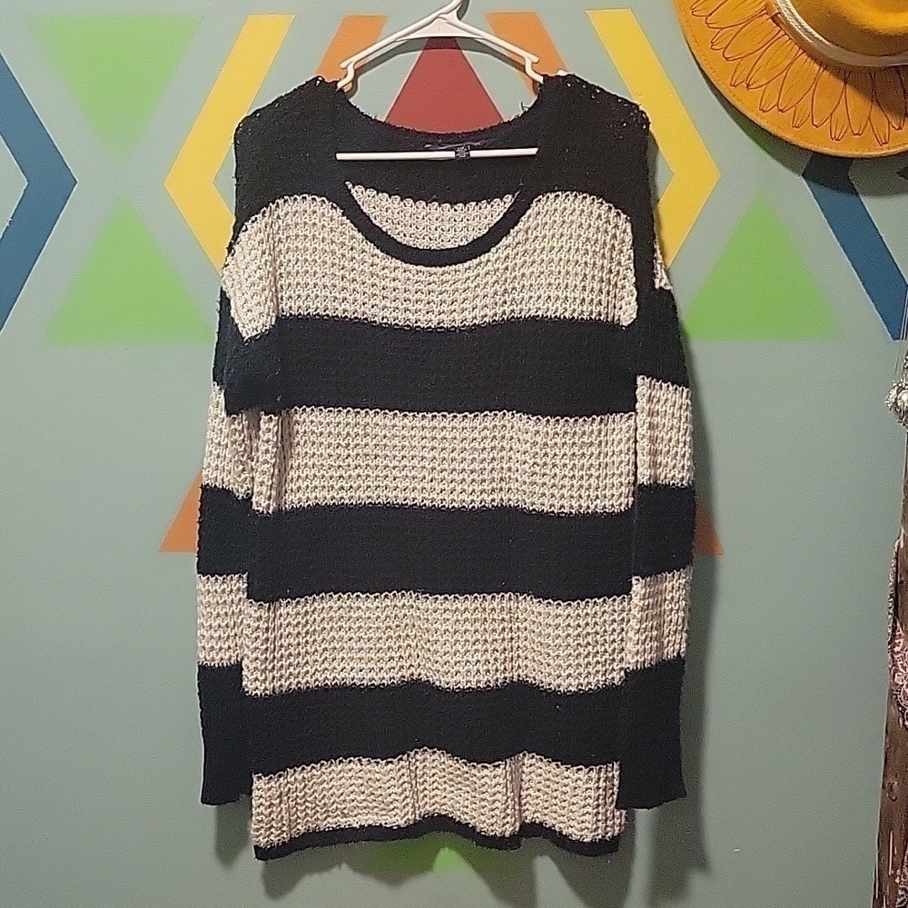 American Eagle Outfiters Women's Black And White Striped Open Knit Sweater Large
